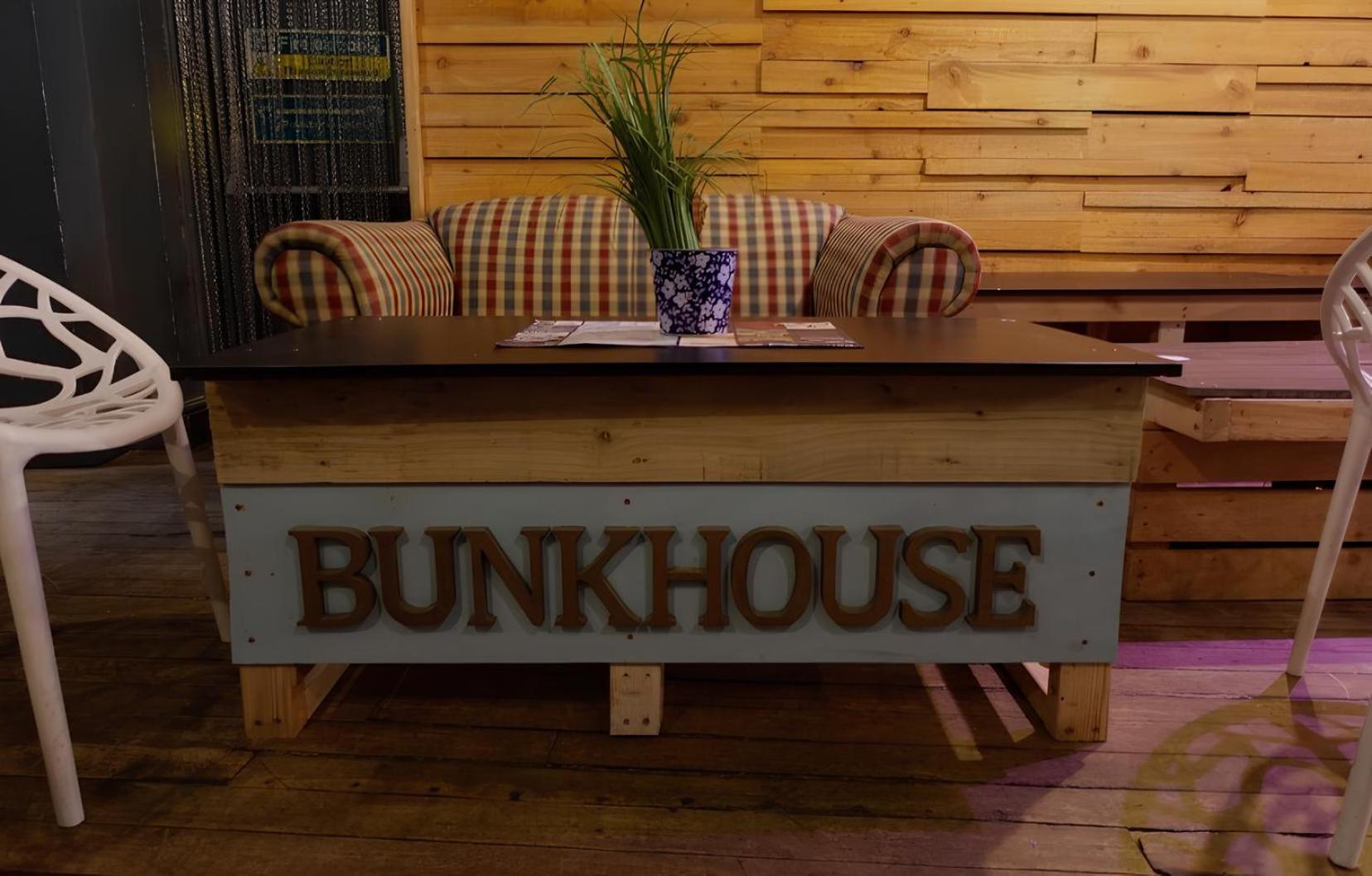 Bunkhouse Hostel Cardiff Bagian luar foto